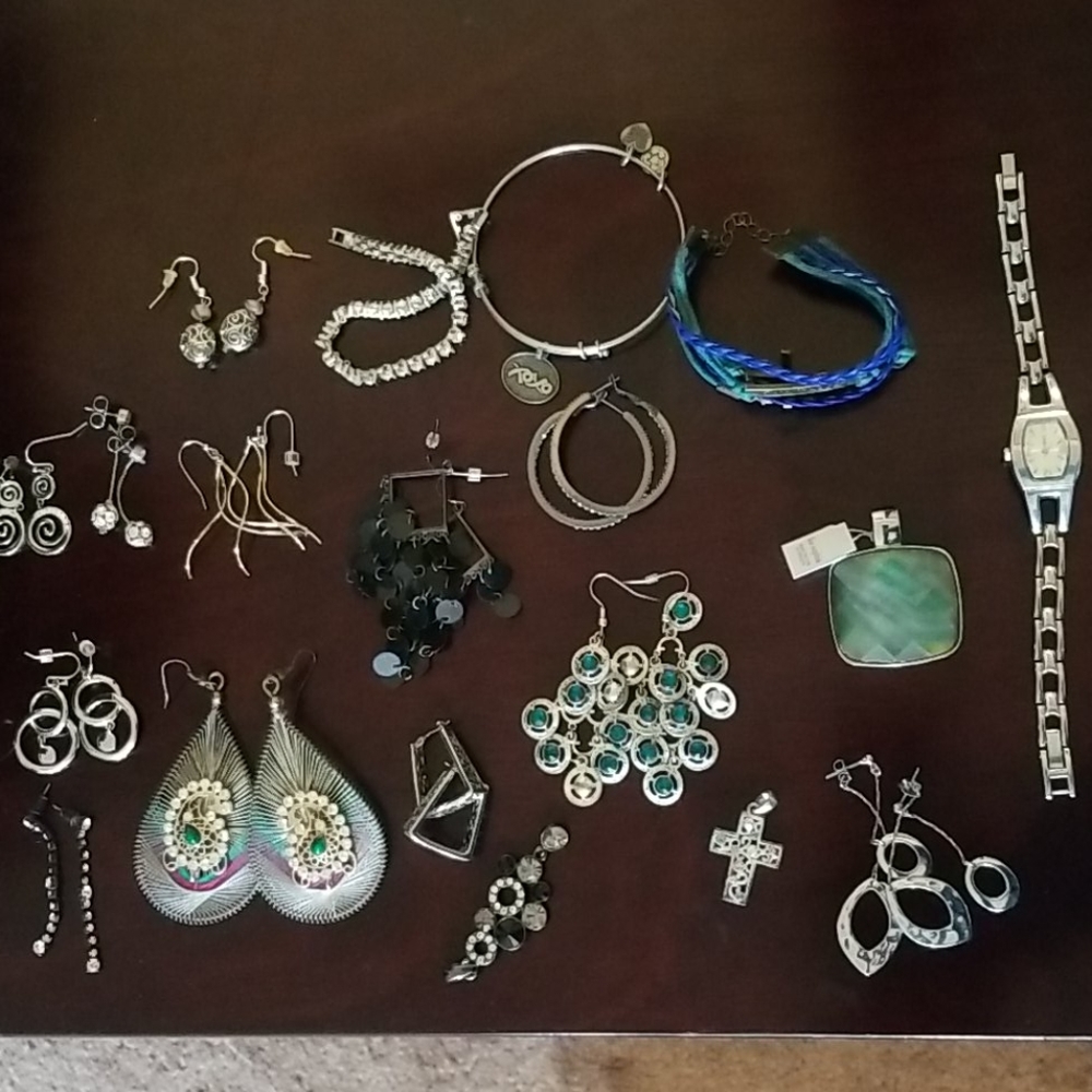 Lot of jewelry